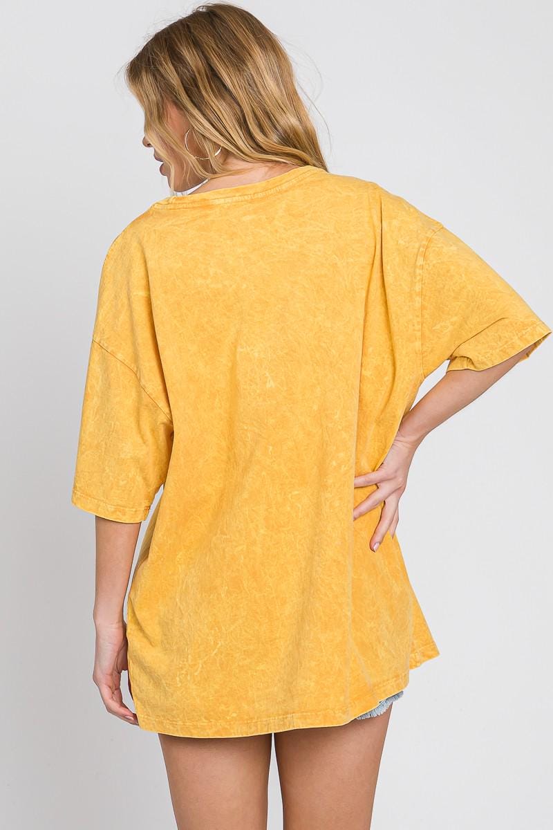 Vintage Mineral Wash T-Shirt: Oversized Boyfriend Top with Pocket