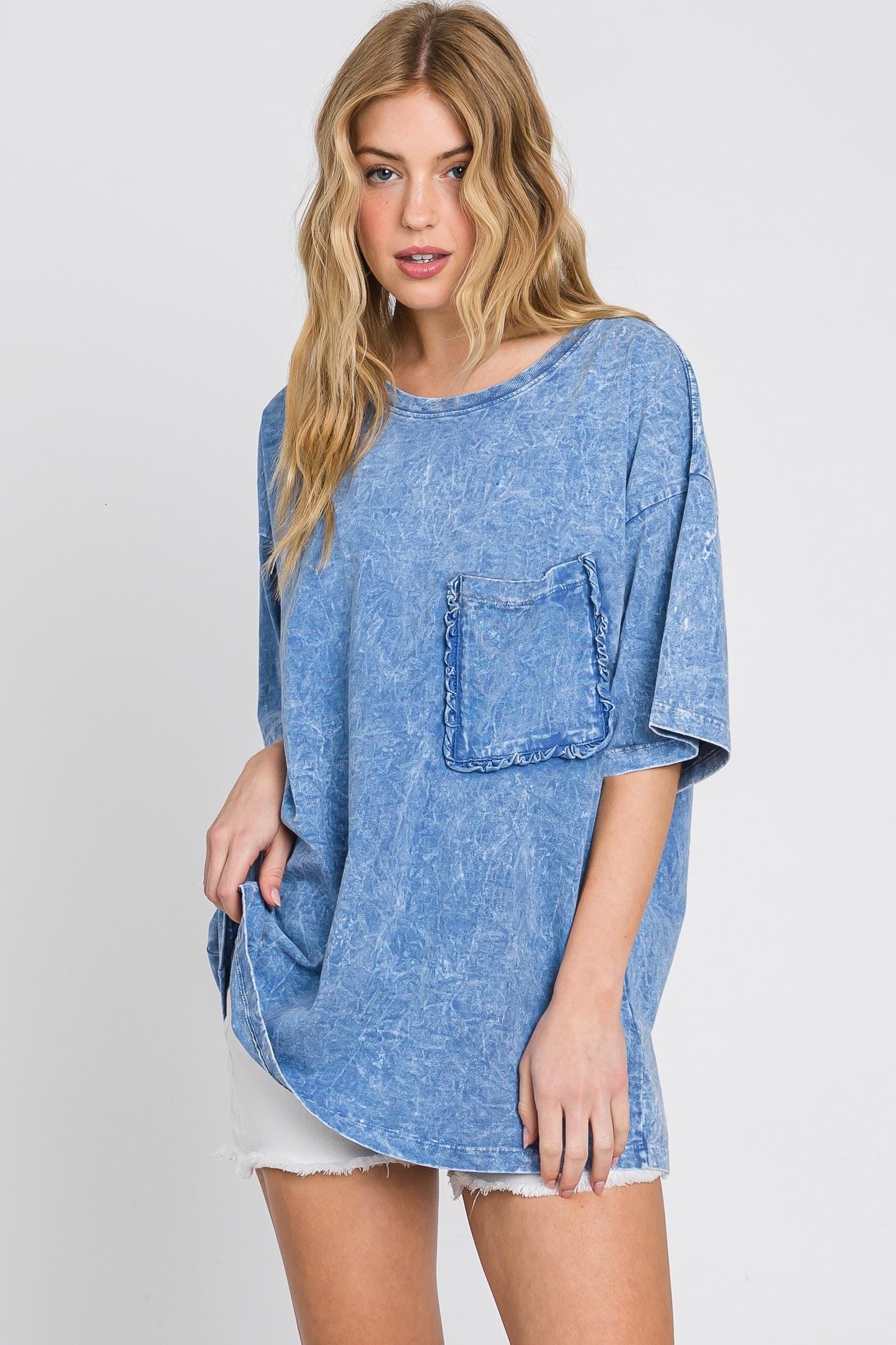 Vintage Mineral Wash T-Shirt: Oversized Boyfriend Top with Pocket